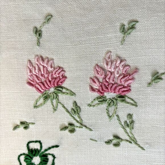 Shamrock Embroidered Linen Dresser Scarf Runner Lace Cottage Core Granny Vtg - Picture 3 of 6